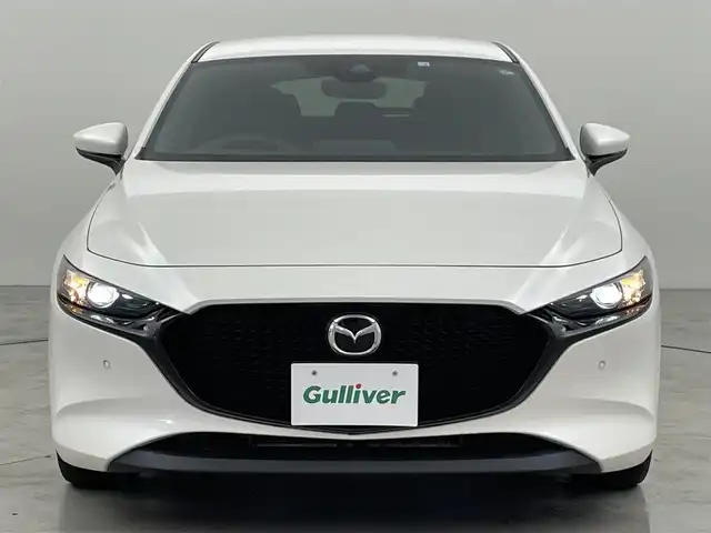 マツダ マツダ３ファストバック 15S ツーリング 福岡県 2020(令2)年 5.6万km スノーフレイクホワイトパールマイカ 純正ナビ（ＢＴ，フルセグＴＶ）　/バックカメラ　/ｉ－ＡＣＴＩＶＳＥＮＳＥ　/ＡＣＣ　/コーナーセンサー　/衝突軽減ブレーキ　/レーンキープ　/ＢＳＭ　/踏み間違い防止　/アイドリングストップ　/スタッドレスタイヤ積込み