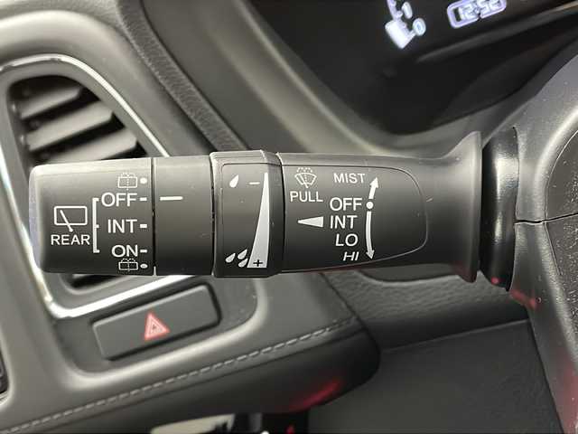 ホンダ ヴェゼル X ホンダセンシング 新潟県 2020(令2)年 3.6万km プレミアムクリスタルレッドM 純正ナビ　/　（CD・DVD・Bluetooth・フルセグ・HDMI  ）/USB端子　/バックカメラ　/ドライブレコーダー/ホンダセンシング/　・衝突軽減ブレーキ/　・レーダークルーズコントロール/　・レーンキープアシスト/オートライト/LEDヘッドライト/純正フロアマット