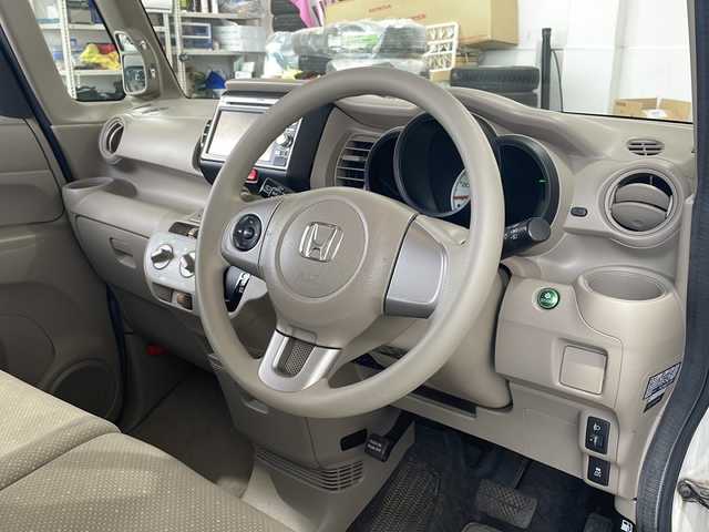 ホンダ Ｎ ＢＯＸ G 秋田県 2012(平24)年 12万km プレミアムホワイトパール 4WD/純正ナビ　VXM-128VS/（CD/DVD/SD/TV）/バックカメラ/ETC/スマートキー（スペアー1本）/プッシュスタートボタン/アルミ付き冬タイヤ積込み/ドアバイザー/アイドリングストップ/スライドドア