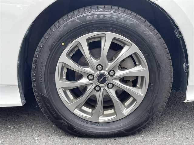 トヨタ プリウス S 青森県 2015(平27)年 14万km スーパーホワイトⅡ 4WD/Toyota　Safety　Sence/レーダークルーズコントロール/LDA/ALPINE11インチディスプレイオーディオ/（Wifi/HDMI/BlueTooth/Apple CarPlay）/ビルトインETC/24年製VRX3/15インチタイヤ装着/社外夏タイヤ積込み/ステアリングスイッチ/バックカメラ/オートライト/LEDヘッドライト/保証書/取扱説明書