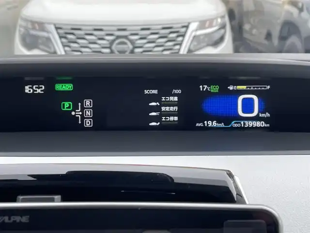 トヨタ プリウス S 青森県 2015(平27)年 14万km スーパーホワイトⅡ 4WD/Toyota　Safety　Sence/レーダークルーズコントロール/LDA/ALPINE11インチディスプレイオーディオ/（Wifi/HDMI/BlueTooth/Apple CarPlay）/ビルトインETC/24年製VRX3/15インチタイヤ装着/社外夏タイヤ積込み/ステアリングスイッチ/バックカメラ/オートライト/LEDヘッドライト/保証書/取扱説明書