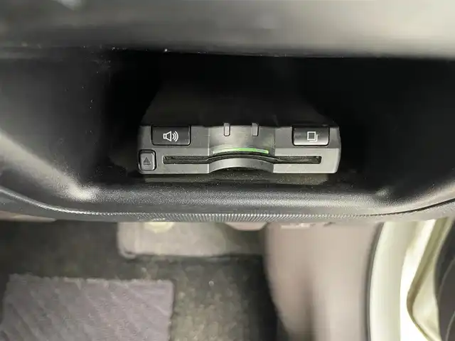 トヨタ ポルテ Y 埼玉県 2015(平27)年 7.2万km ホワイトパールクリスタルシャイン 純正ナビ　NSZT-W64/(Bluetooth/CD/DVD/AM/FM)/地デジフルセグ/バックカメラ/ETC/片側パワースライドドア/アイドリングストップ/ステアリングリモコン/ウィンカーミラー/フロントフォグランプ/純正ドアバイザー/純正フロアマット