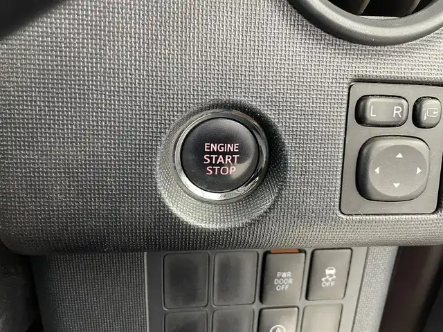 トヨタ ポルテ Y 埼玉県 2015(平27)年 7.2万km ホワイトパールクリスタルシャイン 純正ナビ　NSZT-W64/(Bluetooth/CD/DVD/AM/FM)/地デジフルセグ/バックカメラ/ETC/片側パワースライドドア/アイドリングストップ/ステアリングリモコン/ウィンカーミラー/フロントフォグランプ/純正ドアバイザー/純正フロアマット