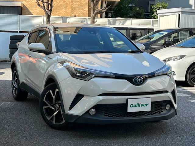 トヨタ Ｃ－ＨＲ G 東京都 2018(平30)年 1.7万km ホワイトパールクリスタルシャイン 登録時走行16165km/ワンオーナー/セーフティセンス/・プリクラッシュセーフティシステム/・レーンディパーチャーアラート/・オートマチックハイビーム/・レーダークルーズコントロール/ブラインドスポットモニター/クリアランスソナー/純正メモリーナビ・フルセグTV/バックカメラ/ビルトインETC2.0/ハーフレザーシート（合皮）/前席シートヒーター/LEDライト/スマートキー/R1.2.3.4.5.6年記録簿/保証書・取説/スペアキー