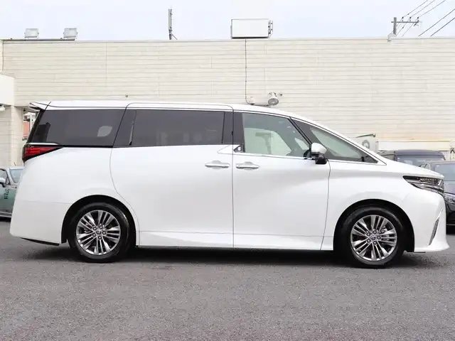 トヨタ アルファード Z 神奈川県 2024(令6)年 0.3万km プラチナホワイトパールマイカ ワンオーナー/サンルーフ/後席モニター/デジタルインナーミラー/ＢＳＭ/全方位カメラ/黒革シート　シートヒーター　ベンチレーション/前後コーナーセンサー/ＥＴＣ２．０/フルセグＴＶ/アクティブクルーズ/両側パワースライドドア/LEDヘッドライト/保証書
