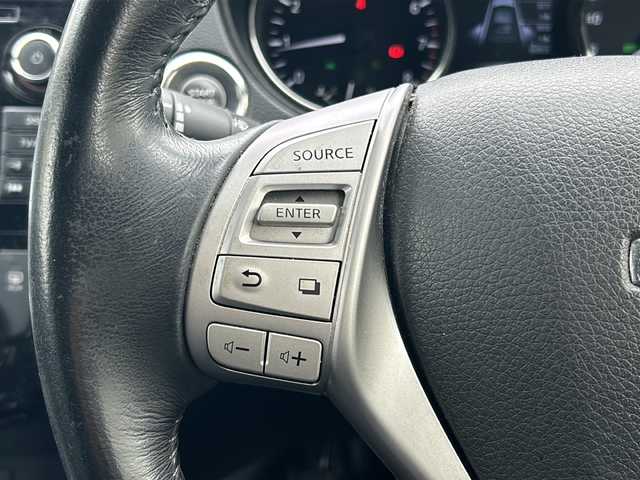 日産 エクストレイル 20X エマージェンシーブレーキ 沖縄県 2015(平27)年 9.6万km ダイヤモンドブラック 禁煙車　/電動リアゲート　/ＥＴＣ　/純正ナビ（ＡＭ／ＦＭ／ＢＴ）/フルセグＴＶ　/クルーズコントロール機能　/ドライブモードセレクター　/ドラレコ　/横滑り防止機能　/アイドリングストップ　/ヒルディセントコントロール/シートヒーター（D/N席）