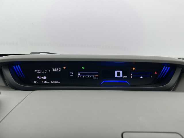 ホンダ フリード G ホンダセンシング 大阪府 2018(平30)年 6.7万km ホワイトオーキッドパール ホンダセンシング/・衝突軽減ブレーキ/・路外逸脱抑制機能/・アダプティブクルーズコントロール/・標識検知機能/純正SDナビ/・CD.DVD.SD.BT/フルセグTV/バックモニター/両側パワースライドドア/LEDヘッドライト/ビルトインETC/アイドリングストップ/横滑り防止装置/プッシュスタート/スマートキー/純正フロアマット/ロールサンシェード/シートバックテーブル