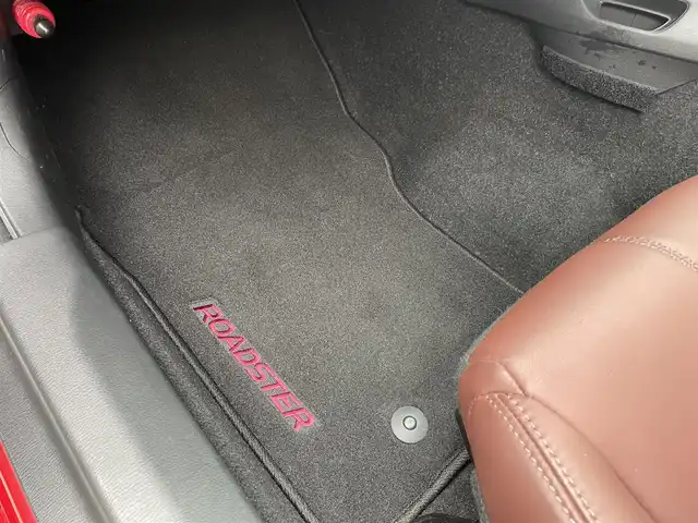 マツダ ロードスター ＲＦ RS 和歌山県 2017(平29)年 3.6万km ソウルレッドプレミアムメタリック 茶革シート/BOSEサウンド/純正ナビ/フルセグTV/CD/DVD/Bluetooth/USB/レーンキープ/ブラインドスポット/シートヒーター/純正フロアマット/LEDヘッドライト/純正17インチアルミホイール/UVカット機能付きフロントガラス/スマートキー/スペアキー×1/取扱説明書