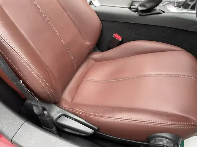 マツダ ロードスター ＲＦ RS 和歌山県 2017(平29)年 3.6万km ソウルレッドプレミアムメタリック 茶革シート/BOSEサウンド/純正ナビ/フルセグTV/CD/DVD/Bluetooth/USB/レーンキープ/ブラインドスポット/シートヒーター/純正フロアマット/LEDヘッドライト/純正17インチアルミホイール/UVカット機能付きフロントガラス/スマートキー/スペアキー×1/取扱説明書