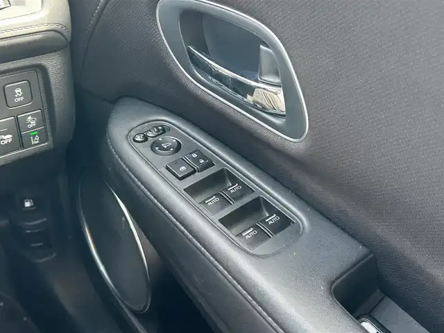 ホンダ ヴェゼル ハイブリッド Z ホンダセンシング 静岡県 2019(令1)年 7.6万km 黒 純正ナビ(CD/Bt/ワンセグ)/バックカメラ/ドライブレコーダー前後/ETC/パドルシフト/保証書/取扱説明書/記録簿/レーダークルーズコントロール/D席N席シートヒーター/ハーフレザーシート/フロアマット/純正アルミホイール/ABS/横滑り防止装置/レーンキープアシスト/オートライト/LEDヘッドライト/W+サイドエアバック/カーテンエアバック/衝突軽減システム/エンジンスタートボタン/パワーステアリング/パワーウィンドウ/スマートキー/アイドリングストップ/オートエアコン/ホンダセンシング