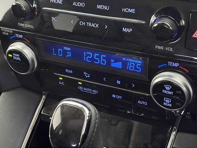 トヨタ アルファード S Cパッケージ 千葉県 2021(令3)年 4万km ホワイトパールクリスタルシャイン 純正ナビ/Bluetooth CD DVD Miracast/フリップダウンモニター/ＥＴＣ/ドライブレコーダー/両側パワースライドドア/電動リアゲート/ステアリングヒーター/パワーシート/メモリーシート/シートヒーター/エアシート/純正フロアマット/純正アルミホイール/電動パーキングブレーキ/トヨタセーフティーセンス/衝突軽減ブレーキ/レーントレーシングアシスト/クリアランスソナー/レーダークルーズコントロール/パーキングサポートブレーキ/ロードサインアシスト/先行者発進告知