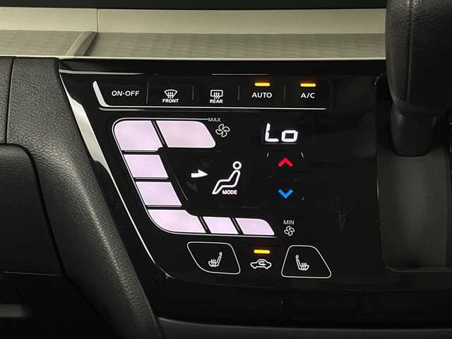 三菱 デリカミニ T プレミアム 新潟県 2023(令5)年 0.7万km アメジストブラック 4WD/マイパイロット/アラウンドビューモニター/両側パワースライドドア/レーダークルーズコントロール/LEDオートライト/ハーフレザーシート/シートヒーター/純正アルミホイール/ステアリングスイッチ/パドルシフト/ステアリングヒーター/アイドリングストップ/デジタルインナーミラー/スマートキー