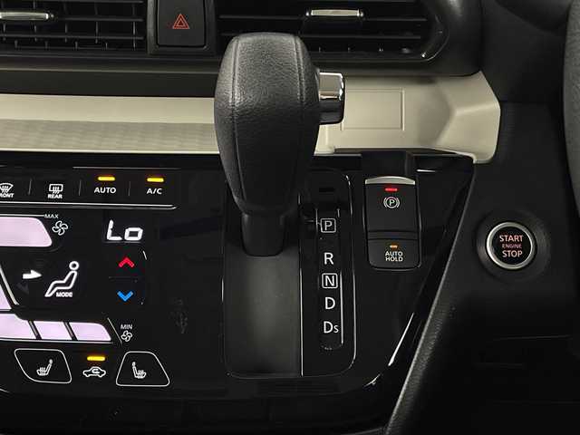 三菱 デリカミニ T プレミアム 新潟県 2023(令5)年 0.7万km アメジストブラック 4WD/マイパイロット/アラウンドビューモニター/両側パワースライドドア/レーダークルーズコントロール/LEDオートライト/ハーフレザーシート/シートヒーター/純正アルミホイール/ステアリングスイッチ/パドルシフト/ステアリングヒーター/アイドリングストップ/デジタルインナーミラー/スマートキー