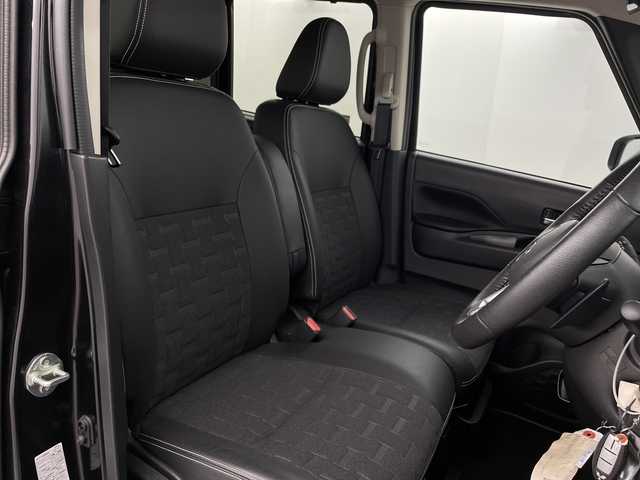 三菱 デリカミニ T プレミアム 新潟県 2023(令5)年 0.7万km アメジストブラック 4WD/マイパイロット/アラウンドビューモニター/両側パワースライドドア/レーダークルーズコントロール/LEDオートライト/ハーフレザーシート/シートヒーター/純正アルミホイール/ステアリングスイッチ/パドルシフト/ステアリングヒーター/アイドリングストップ/デジタルインナーミラー/スマートキー