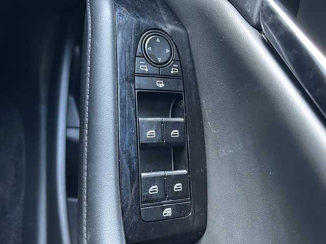 マツダ マツダ３ファストバック XD Lパッケージ 岐阜県 2022(令4)年 1.5万km ソウルレッドクリスタルM 登録時走行距離：15048km/純正ナビ/全方位カメラ/フルセグテレビ・Bluetooth・CD/iアクティブセンス/レーダークルーズコントロール/ブラインドスポットモニター/前後コーナーセンサー/ヘッドアップディスプレイ/レザーシート/シートヒーター/ドライブレコーダー/LEDヘッドライト/オートライト/オートマチックハイビーム/ステアリングヒーター/ETC/ポジショニングメモリー/アイドリングストップ/プッシュスタート/スマートキー/スペアキー