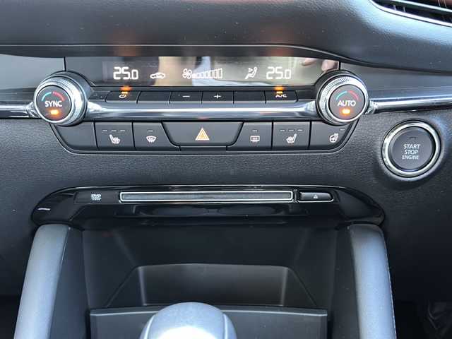 マツダ マツダ３ファストバック XD Lパッケージ 岐阜県 2022(令4)年 1.5万km ソウルレッドクリスタルM 登録時走行距離：15048km/純正ナビ/全方位カメラ/フルセグテレビ・Bluetooth・CD/iアクティブセンス/レーダークルーズコントロール/ブラインドスポットモニター/前後コーナーセンサー/ヘッドアップディスプレイ/レザーシート/シートヒーター/ドライブレコーダー/LEDヘッドライト/オートライト/オートマチックハイビーム/ステアリングヒーター/ETC/ポジショニングメモリー/アイドリングストップ/プッシュスタート/スマートキー/スペアキー