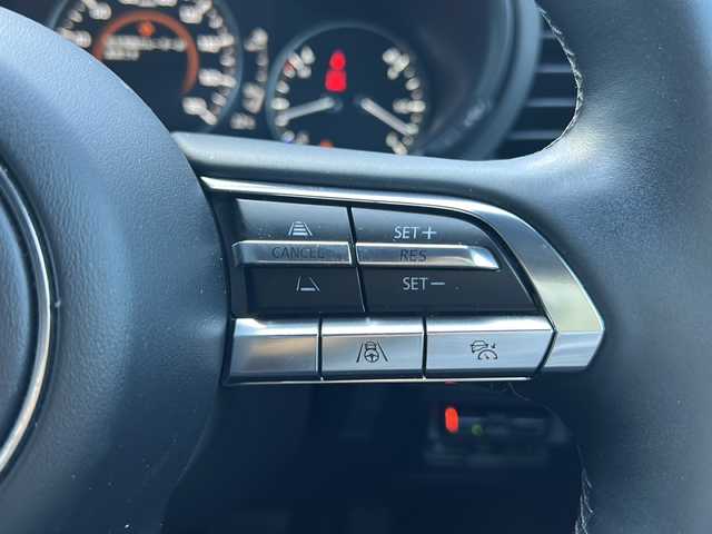 マツダ マツダ３ファストバック XD Lパッケージ 岐阜県 2022(令4)年 1.5万km ソウルレッドクリスタルM 登録時走行距離：15048km/純正ナビ/全方位カメラ/フルセグテレビ・Bluetooth・CD/iアクティブセンス/レーダークルーズコントロール/ブラインドスポットモニター/前後コーナーセンサー/ヘッドアップディスプレイ/レザーシート/シートヒーター/ドライブレコーダー/LEDヘッドライト/オートライト/オートマチックハイビーム/ステアリングヒーター/ETC/ポジショニングメモリー/アイドリングストップ/プッシュスタート/スマートキー/スペアキー