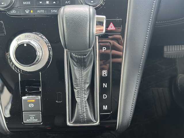 三菱 デリカＤ：５ P 山形県 2023(令5)年 2.1万km ホワイトダイヤモンド 禁煙車/4WD/衝突被害軽減ブレーキ/横滑り防止装置/オートマチックハイビーム/レーンキープアシスト/ブラインドスポットモニター/クルーズコントロール/全方位カメラ/前後ドライブレコーダー/ALPINEナビ/（フルセグ/Bluetooth/DVD/Apple CarPlay)/テレビキャンセラー/ALPINEフリップダウンモニター/アイドリングストップ/両側パワースライドドア/電動サイドステップ/パワーバックドア/レザー調シート/D席パワーシート/前席シートヒーター/純正フロアマット/ステアリングスイッチ/ステアリングヒーター/パドルシフト/ETC/スマートキー×２/社外AW/LEDヘッドライト/フォグランプ