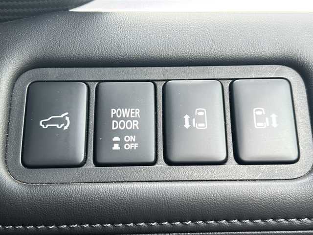 三菱 デリカＤ：５ P 山形県 2023(令5)年 2.1万km ホワイトダイヤモンド 禁煙車/4WD/衝突被害軽減ブレーキ/横滑り防止装置/オートマチックハイビーム/レーンキープアシスト/ブラインドスポットモニター/クルーズコントロール/全方位カメラ/前後ドライブレコーダー/ALPINEナビ/（フルセグ/Bluetooth/DVD/Apple CarPlay)/テレビキャンセラー/ALPINEフリップダウンモニター/アイドリングストップ/両側パワースライドドア/電動サイドステップ/パワーバックドア/レザー調シート/D席パワーシート/前席シートヒーター/純正フロアマット/ステアリングスイッチ/ステアリングヒーター/パドルシフト/ETC/スマートキー×２/社外AW/LEDヘッドライト/フォグランプ