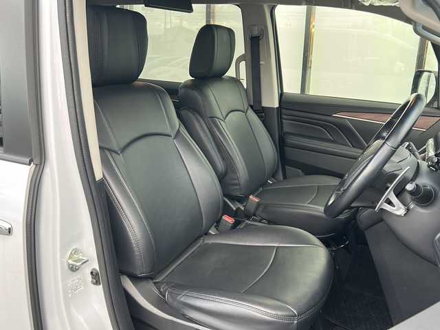 三菱 デリカＤ：５ P 山形県 2023(令5)年 2.1万km ホワイトダイヤモンド 禁煙車/4WD/衝突被害軽減ブレーキ/横滑り防止装置/オートマチックハイビーム/レーンキープアシスト/ブラインドスポットモニター/クルーズコントロール/全方位カメラ/前後ドライブレコーダー/ALPINEナビ/（フルセグ/Bluetooth/DVD/Apple CarPlay)/テレビキャンセラー/ALPINEフリップダウンモニター/アイドリングストップ/両側パワースライドドア/電動サイドステップ/パワーバックドア/レザー調シート/D席パワーシート/前席シートヒーター/純正フロアマット/ステアリングスイッチ/ステアリングヒーター/パドルシフト/ETC/スマートキー×２/社外AW/LEDヘッドライト/フォグランプ