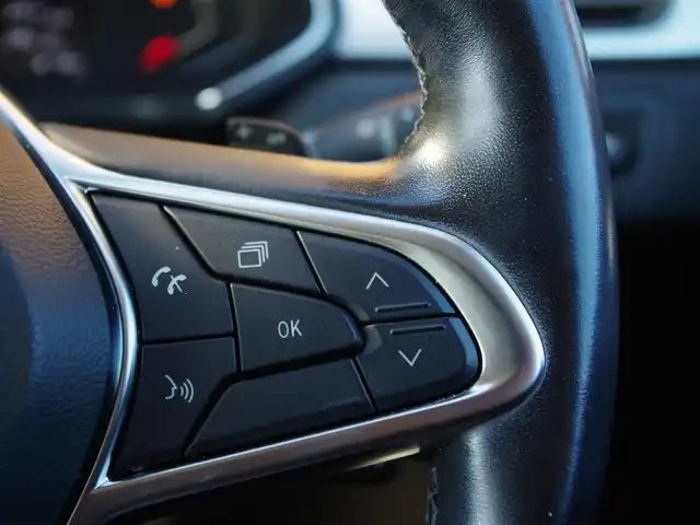 ルノー ルノー キャプチャー インテンス テックパック 埼玉県 2021(令3)年 3万km 赤 ブラックレザーシート/アダプティブクルーズコントロール/ディスプレイオーディオ/Bluetooth/CarPlay/社外ナビ/パークセンサー/ブラインドスポットモニター/全周囲カメラ/シートヒーター/ステアリングヒーター/スペアキー/ETC