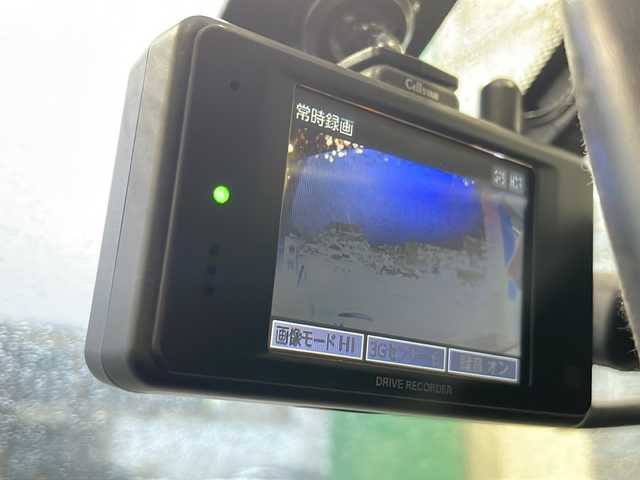 日産 ジューク 15RX アーバンセレクション 愛知県 2014(平26)年 4.3万km サファイアブラック /ワンオーナー//禁煙車//純正メモリーナビ//フルセグ/CD/DVD/SD/Bluetooth/USB/ipod//ドライブレコーダー//バックカメラ//ETC//純正ローダウンサスペンション（アーバンセレクション専用）//純正エキゾーストフィニッシャー//HIDオートライト//フロントフォグランプ//社外17インチアルミホイール//純正アルミホイールタイヤ（215/55R17）//プッシュスタート//スペアスマートキー//革巻きステアリング//フェンダーポール//i-stop//D-MODE//オートエアコン//オートリトラウィンカーミラー//純正ドアバイザー//純正フロアマット//車両取扱説明書//ナビ取扱説明書//早わかりガイドブック//点検整備記録簿H26H27