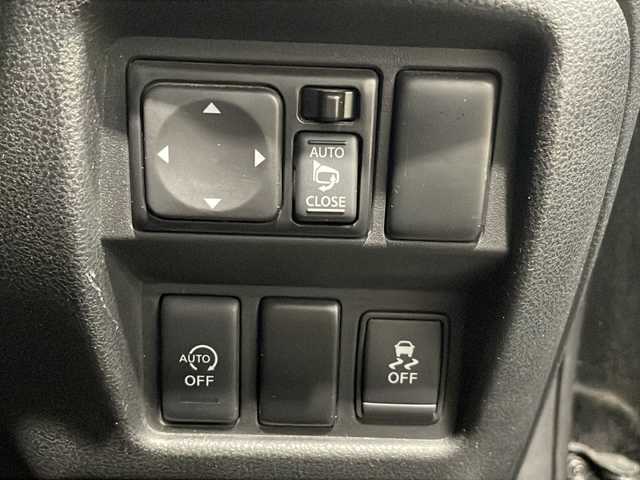 日産 ジューク 15RX アーバンセレクション 愛知県 2014(平26)年 4.3万km サファイアブラック /ワンオーナー//禁煙車//純正メモリーナビ//フルセグ/CD/DVD/SD/Bluetooth/USB/ipod//ドライブレコーダー//バックカメラ//ETC//純正ローダウンサスペンション（アーバンセレクション専用）//純正エキゾーストフィニッシャー//HIDオートライト//フロントフォグランプ//社外17インチアルミホイール//純正アルミホイールタイヤ（215/55R17）//プッシュスタート//スペアスマートキー//革巻きステアリング//フェンダーポール//i-stop//D-MODE//オートエアコン//オートリトラウィンカーミラー//純正ドアバイザー//純正フロアマット//車両取扱説明書//ナビ取扱説明書//早わかりガイドブック//点検整備記録簿H26H27