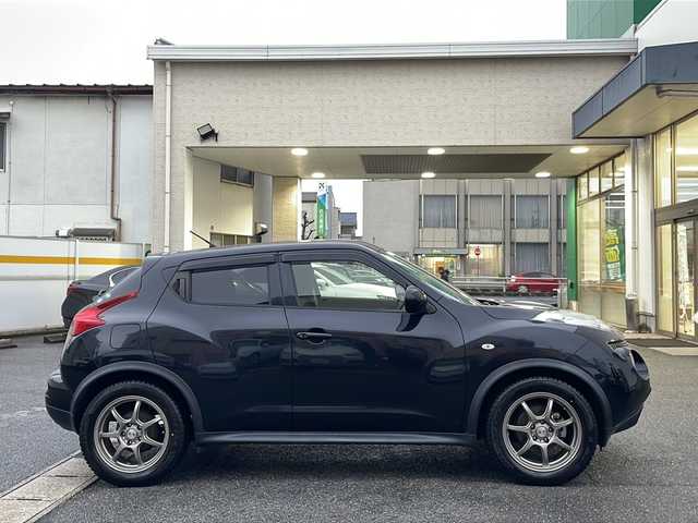 日産 ジューク 15RX アーバンセレクション 愛知県 2014(平26)年 4.3万km サファイアブラック /ワンオーナー//禁煙車//純正メモリーナビ//フルセグ/CD/DVD/SD/Bluetooth/USB/ipod//ドライブレコーダー//バックカメラ//ETC//純正ローダウンサスペンション（アーバンセレクション専用）//純正エキゾーストフィニッシャー//HIDオートライト//フロントフォグランプ//社外17インチアルミホイール//純正アルミホイールタイヤ（215/55R17）//プッシュスタート//スペアスマートキー//革巻きステアリング//フェンダーポール//i-stop//D-MODE//オートエアコン//オートリトラウィンカーミラー//純正ドアバイザー//純正フロアマット//車両取扱説明書//ナビ取扱説明書//早わかりガイドブック//点検整備記録簿H26H27