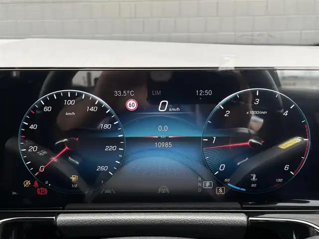 メルセデス・ベンツ ＧＬＡ２００ｄ 4マチック AMGライン 三重県 2020(令2)年 1.1万km コスモスブラック ACC/レーダーセーフティ/純正ナビ/全方位カメラ/フルセグTV/ハーフレザーシート　/シートヒーター/パワーシート/アンビエントライト/電動リアゲート/純正19インチアルミ/LEDヘッドライト/ETC