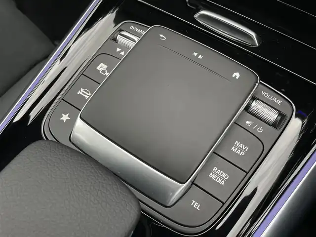 メルセデス・ベンツ ＧＬＡ２００ｄ 4マチック AMGライン 三重県 2020(令2)年 1.1万km コスモスブラック ACC/レーダーセーフティ/純正ナビ/全方位カメラ/フルセグTV/ハーフレザーシート　/シートヒーター/パワーシート/アンビエントライト/電動リアゲート/純正19インチアルミ/LEDヘッドライト/ETC