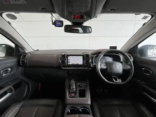 シトロエン Ｃ５ エアクロス シャイン ナッパレザーP 山形県 2019(令1)年 5.4万km 白 ナッパレザーパッケージ/純正ディスプレイオーディオナビ/Bluetooth/USB/AppleCarPlay/AndroidAuto/パノラマSR/ハンズフリーパワーバックドア/純正AW付サマータイヤ装着/社外AW付スタッドレスタイヤ有/インテリジェントハイビーム/パーキングセンサー/前後ドライブレコーダー/レーダー感知機/アクティブセーフティブレーキ/トラフィックサイン/疲労検知システム/ブラインドスポットモニター/アンビエンスライト/置くだけ充電/ECO/SPORTモード/クルーズコントロール