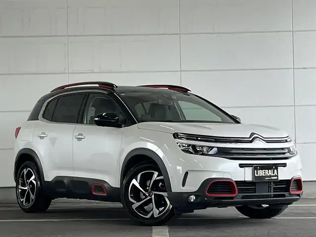 シトロエン Ｃ５ エアクロス シャイン ナッパレザーP 山形県 2019(令1)年 5.4万km 白 ナッパレザーパッケージ/純正ディスプレイオーディオナビ/Bluetooth/USB/AppleCarPlay/AndroidAuto/パノラマSR/ハンズフリーパワーバックドア/純正AW付サマータイヤ装着/社外AW付スタッドレスタイヤ有/インテリジェントハイビーム/パーキングセンサー/前後ドライブレコーダー/レーダー感知機/アクティブセーフティブレーキ/トラフィックサイン/疲労検知システム/ブラインドスポットモニター/アンビエンスライト/置くだけ充電/ECO/SPORTモード/クルーズコントロール