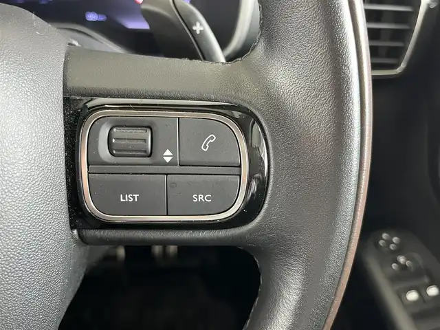 シトロエン Ｃ５ エアクロス シャイン ナッパレザーP 山形県 2019(令1)年 5.4万km 白 ナッパレザーパッケージ/純正ディスプレイオーディオナビ/Bluetooth/USB/AppleCarPlay/AndroidAuto/パノラマSR/ハンズフリーパワーバックドア/純正AW付サマータイヤ装着/社外AW付スタッドレスタイヤ有/インテリジェントハイビーム/パーキングセンサー/前後ドライブレコーダー/レーダー感知機/アクティブセーフティブレーキ/トラフィックサイン/疲労検知システム/ブラインドスポットモニター/アンビエンスライト/置くだけ充電/ECO/SPORTモード/クルーズコントロール