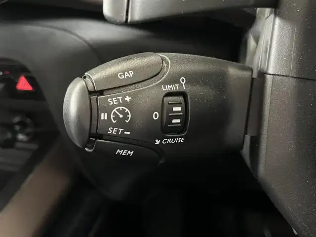 シトロエン Ｃ５ エアクロス シャイン ナッパレザーP 山形県 2019(令1)年 5.4万km 白 ナッパレザーパッケージ/純正ディスプレイオーディオナビ/Bluetooth/USB/AppleCarPlay/AndroidAuto/パノラマSR/ハンズフリーパワーバックドア/純正AW付サマータイヤ装着/社外AW付スタッドレスタイヤ有/インテリジェントハイビーム/パーキングセンサー/前後ドライブレコーダー/レーダー感知機/アクティブセーフティブレーキ/トラフィックサイン/疲労検知システム/ブラインドスポットモニター/アンビエンスライト/置くだけ充電/ECO/SPORTモード/クルーズコントロール