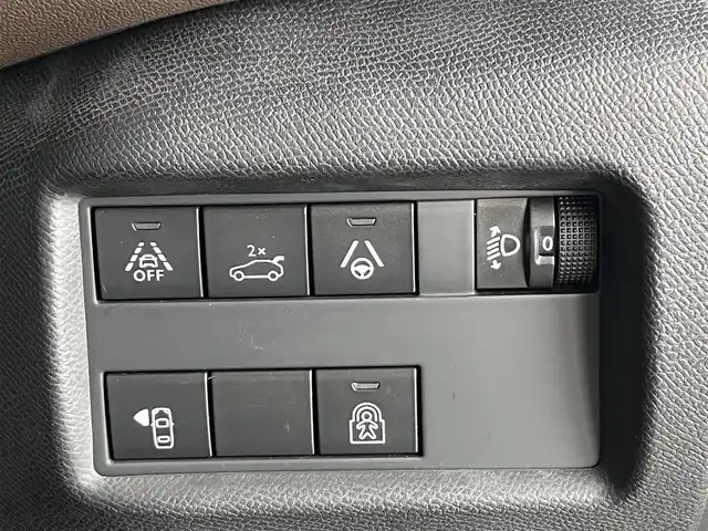 シトロエン Ｃ５ エアクロス シャイン ナッパレザーP 山形県 2019(令1)年 5.4万km 白 ナッパレザーパッケージ/純正ディスプレイオーディオナビ/Bluetooth/USB/AppleCarPlay/AndroidAuto/パノラマSR/ハンズフリーパワーバックドア/純正AW付サマータイヤ装着/社外AW付スタッドレスタイヤ有/インテリジェントハイビーム/パーキングセンサー/前後ドライブレコーダー/レーダー感知機/アクティブセーフティブレーキ/トラフィックサイン/疲労検知システム/ブラインドスポットモニター/アンビエンスライト/置くだけ充電/ECO/SPORTモード/クルーズコントロール