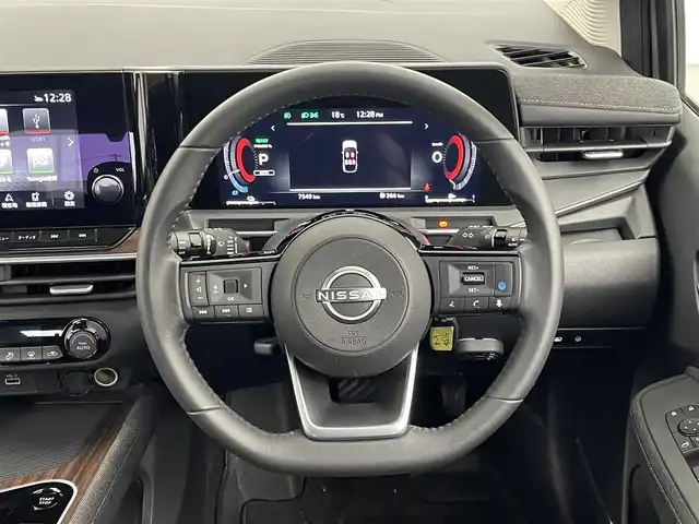 日産 オーラ G レザーエディション 埼玉県 2024(令6)年 0.8万km グレー 純正メモリーナビゲーション/BT/USB/HDMI/フルセグTV/BOSEサウンドシステム/インテリジェントアラウンドビューモニター/プロパイロット/インテリジェントクルーズコントロール/インテリジェントエマージェンシーブレーキ/側方、後側方支援/ハンドル支援/ブレーキオートホールド/インテリジェントルームミラー/ドライブモードセレクター/ビルトインETC2.0/アダプティブLEDヘッドライト/ドライブレコーダー/Egプッシュスタート/インテリジェントキー/純正フロアマット/純正ドアバイザー/保証書あり/取扱説明書あり/ワンオーナー
