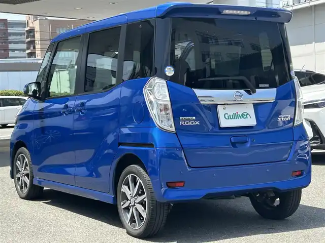 日産 デイズ ルークス ハイウェイスター Gターボ 福岡県 2018(平30)年 7.6万km オーシャンブルーP 純正ナビ（フルセグTV・Bluetooth・FM・AM・CD）/ETC/アラウンドビューモニター/クルーズコントロール/両側パワースライドドア/後席サンシェード/前方ドライブレコーダー/コーナーセンサー/アイドリングストップ/オートハイビーム/横滑り防止装置/レーンキープアシスト/衝突被害軽減システム/純正アルミホイール/パワーウィンドウ/純正フロアマット/プッシュスタート/スマートキー