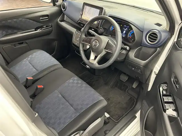 日産 デイズ ハイウェイスターX 愛媛県 2022(令4)年 0.3万km プレミアムサンシャインオレンジメタリック/シルキーホワイト 純正9インチナビ （フルセグTV Bluetooth CD DVD SD）アラウンドビューモニター ドライブレコーダー LEDヘッドライト 　純正フロアマットマット 純正アルミホイール ワンオーナー