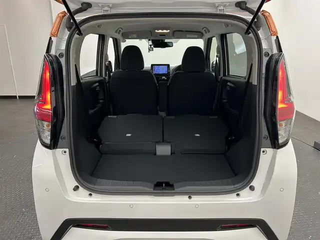 日産 デイズ ハイウェイスターX 愛媛県 2022(令4)年 0.3万km プレミアムサンシャインオレンジメタリック/シルキーホワイト 純正9インチナビ （フルセグTV Bluetooth CD DVD SD）アラウンドビューモニター ドライブレコーダー LEDヘッドライト 　純正フロアマットマット 純正アルミホイール ワンオーナー