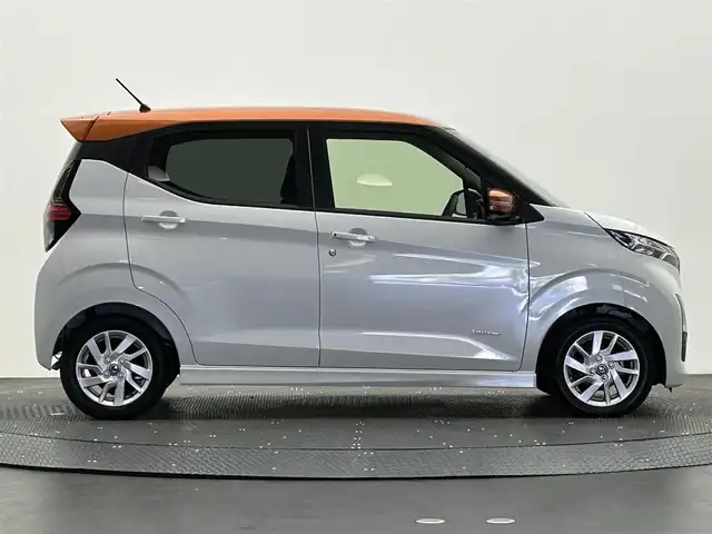 日産 デイズ ハイウェイスターX 愛媛県 2022(令4)年 0.3万km プレミアムサンシャインオレンジメタリック/シルキーホワイト 純正9インチナビ （フルセグTV Bluetooth CD DVD SD）アラウンドビューモニター ドライブレコーダー LEDヘッドライト 　純正フロアマットマット 純正アルミホイール ワンオーナー