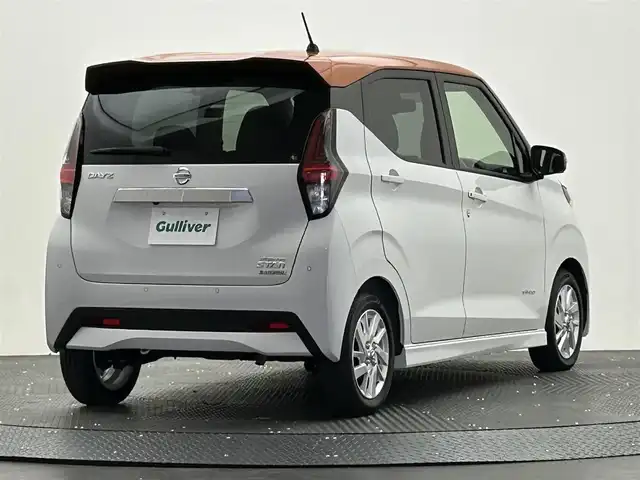 日産 デイズ ハイウェイスターX 愛媛県 2022(令4)年 0.3万km プレミアムサンシャインオレンジメタリック/シルキーホワイト 純正9インチナビ （フルセグTV Bluetooth CD DVD SD）アラウンドビューモニター ドライブレコーダー LEDヘッドライト 　純正フロアマットマット 純正アルミホイール ワンオーナー