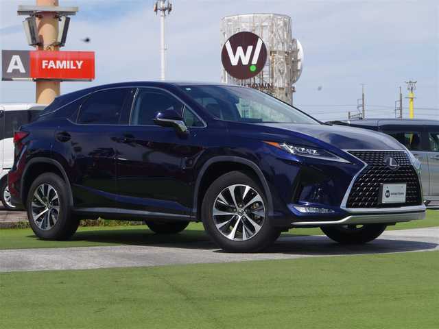 レクサス ＲＸ 300 千葉県 2020(令2)年 3.6万km ディープブルーマイカ 235/65R18/Lexus Safety System+/・プリクラッシュセーフティ/・レーンディパーチャーアラート/・オートハイビーム/・レーダークルーズコントロール/・ブラインドスポットモニター/パワーバックドア/ハーフレザーシート/前席パワーシート/純正ナビ/地デジTV/【DVD/CD再生機能　Bluetooth接続】/サイド/バックカメラ/革巻きステアリング/ステアリングスイッチ/ETC（2.0）/LEDヘッドライト/LEDフォグライト/ウインカーミラー/クリアランスソナー/純正18インチアルミホイル/サイド/カーテンエアバッグ/スマートキー