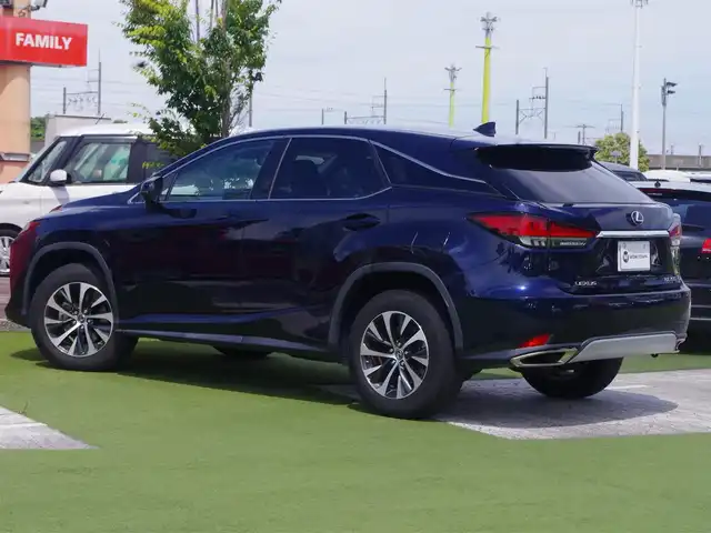 レクサス ＲＸ 300 千葉県 2020(令2)年 3.6万km ディープブルーマイカ 235/65R18/Lexus Safety System+/・プリクラッシュセーフティ/・レーンディパーチャーアラート/・オートハイビーム/・レーダークルーズコントロール/・ブラインドスポットモニター/パワーバックドア/ハーフレザーシート/前席パワーシート/純正ナビ/地デジTV/【DVD/CD再生機能　Bluetooth接続】/サイド/バックカメラ/革巻きステアリング/ステアリングスイッチ/ETC（2.0）/LEDヘッドライト/LEDフォグライト/ウインカーミラー/クリアランスソナー/純正18インチアルミホイル/サイド/カーテンエアバッグ/スマートキー