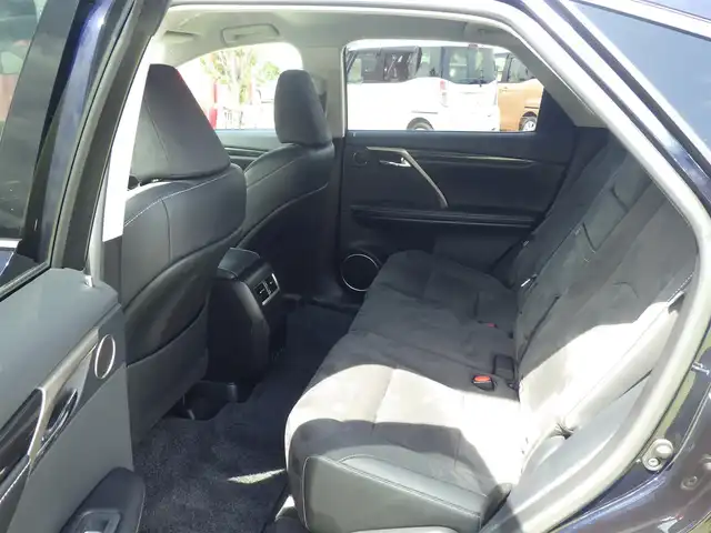レクサス ＲＸ 300 千葉県 2020(令2)年 3.6万km ディープブルーマイカ 235/65R18/Lexus Safety System+/・プリクラッシュセーフティ/・レーンディパーチャーアラート/・オートハイビーム/・レーダークルーズコントロール/・ブラインドスポットモニター/パワーバックドア/ハーフレザーシート/前席パワーシート/純正ナビ/地デジTV/【DVD/CD再生機能　Bluetooth接続】/サイド/バックカメラ/革巻きステアリング/ステアリングスイッチ/ETC（2.0）/LEDヘッドライト/LEDフォグライト/ウインカーミラー/クリアランスソナー/純正18インチアルミホイル/サイド/カーテンエアバッグ/スマートキー