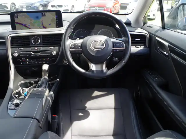 レクサス ＲＸ 300 千葉県 2020(令2)年 3.6万km ディープブルーマイカ 235/65R18/Lexus Safety System+/・プリクラッシュセーフティ/・レーンディパーチャーアラート/・オートハイビーム/・レーダークルーズコントロール/・ブラインドスポットモニター/パワーバックドア/ハーフレザーシート/前席パワーシート/純正ナビ/地デジTV/【DVD/CD再生機能　Bluetooth接続】/サイド/バックカメラ/革巻きステアリング/ステアリングスイッチ/ETC（2.0）/LEDヘッドライト/LEDフォグライト/ウインカーミラー/クリアランスソナー/純正18インチアルミホイル/サイド/カーテンエアバッグ/スマートキー