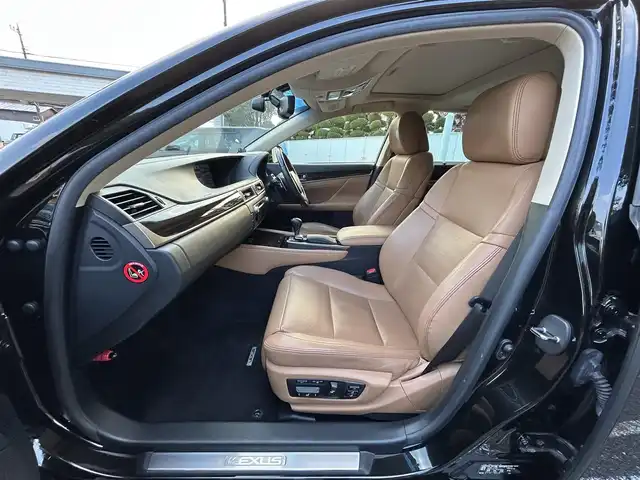 レクサス ＧＳ 450h バージョンL 東京都 2013(平25)年 11.7万km スターライトブラックガラスフレーク ワンオーナー/純正12.3インチナビゲーションシステム/・Bluetoothオーディオ/USBオーディオ/・フルセグTV/DVD/マークレビンソンプレミアムサラウンドサウンドシステム/ムーンルーフ/セミアニリン革シート/・シートヒーター（前席/後席）/・シートベンチレーション（前席）/・パワーシート（前席）/プリクラッシュセーフティシステム/レーダークルーズコントロール/LEDヘッドランプ/オートマチックハイビーム/ビルトインETC/取扱説明書/保証書/スペアキー1本/カードキー1枚
