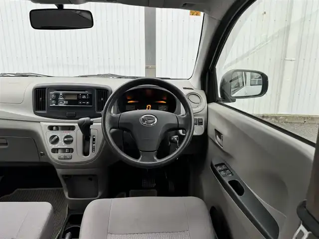 ダイハツ ミラ イース L SA 静岡県 2016(平28)年 14.9万km ホワイト ワンオーナー/キーレス/純正オーディオ/CD・AM/FMラジオ・AUX/スマートアシスト/・低速域衝突回避支援ブレーキ機能/・誤発進抑制制御機能/・先行車発進お知らせ機能/フロアマット/ヘッドライトレベライザー/取説・保証書