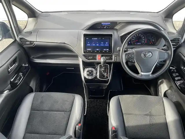 トヨタ ヴォクシー ZS 煌Ⅲ 福岡県 2020(令2)年 3.6万km ホワイトパールクリスタルシャイン 12.1インチフリップダウンモニター/トヨタセーフティセンス/PCS/LDA/PKSB/クリアランスソナー/純正９インチナビ（ＮＳＺＴ－Ｙ６８Ｔ）/フルセグTV/CD/DVD/BT/SD/AM/FM/バックカメラ/両側パワースライドドア/クルーズコントロール/ハーフレザー/スマートキー/プッシュスタート/LEDオートライト/オートハイビーム/ＥＴＣ