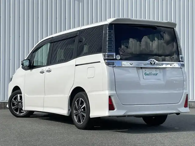 トヨタ ヴォクシー ZS 煌Ⅲ 福岡県 2020(令2)年 3.6万km ホワイトパールクリスタルシャイン 12.1インチフリップダウンモニター/トヨタセーフティセンス/PCS/LDA/PKSB/クリアランスソナー/純正９インチナビ（ＮＳＺＴ－Ｙ６８Ｔ）/フルセグTV/CD/DVD/BT/SD/AM/FM/バックカメラ/両側パワースライドドア/クルーズコントロール/ハーフレザー/スマートキー/プッシュスタート/LEDオートライト/オートハイビーム/ＥＴＣ