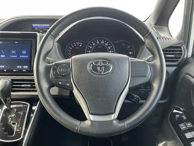 トヨタ ヴォクシー ZS 煌Ⅲ 福岡県 2020(令2)年 3.6万km ホワイトパールクリスタルシャイン 12.1インチフリップダウンモニター/トヨタセーフティセンス/PCS/LDA/PKSB/クリアランスソナー/純正９インチナビ（ＮＳＺＴ－Ｙ６８Ｔ）/フルセグTV/CD/DVD/BT/SD/AM/FM/バックカメラ/両側パワースライドドア/クルーズコントロール/ハーフレザー/スマートキー/プッシュスタート/LEDオートライト/オートハイビーム/ＥＴＣ